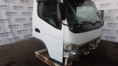 Кабина MITSUBISHI CANTER 2003г.в.
