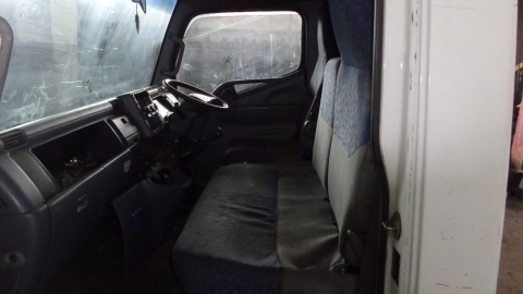 Кабина MITSUBISHI CANTER 2003г.в.