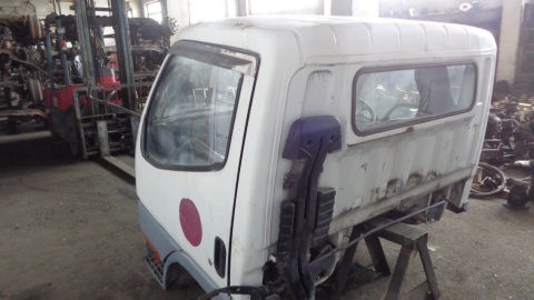 Кабина MITSUBISHI CANTER