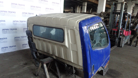Кабина MITSUBISHI CANTER