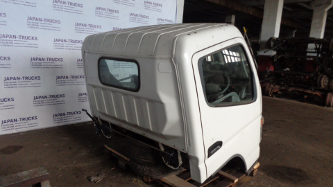Кабина MITSUBISHI CANTER