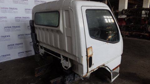Кабина MITSUBISHI CANTER