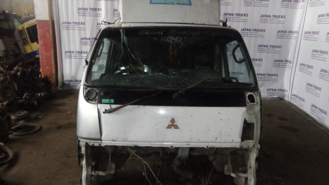 Кабина MITSUBISHI CANTER