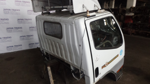 Кабина MITSUBISHI CANTER