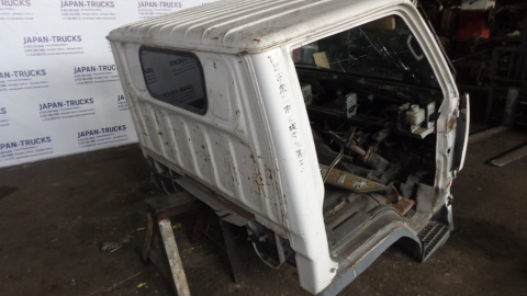 Кабина MITSUBISHI CANTER