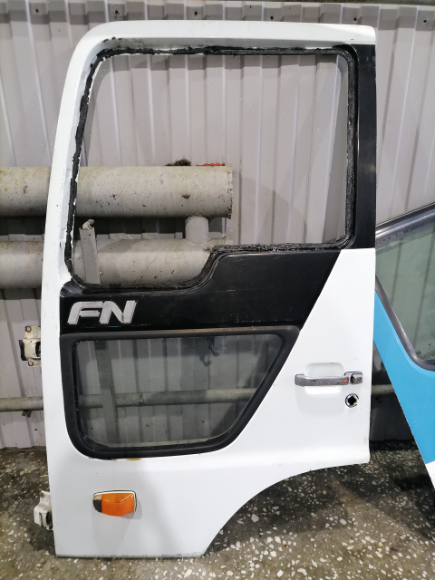 Дверь Hino FN L 10тн.