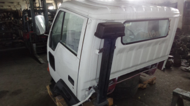 Кабина MITSUBISHI CANTER